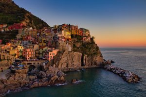 Viaggi su misura per Te alle Cinque Terre sono state dichiarate Patrimonio dell'Umanità dall'UNESCO e attirano turisti da tutto il mondo.